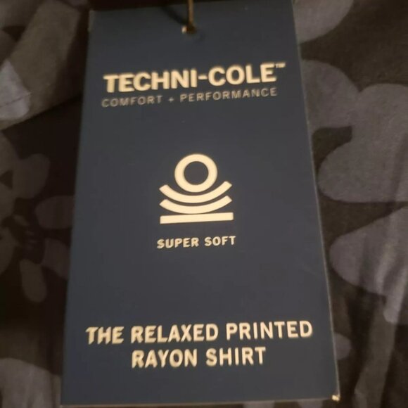 Kenneth Cole Men’s Short Sleeve Button-down Beachy Blue Floral Patterned Shirt - Picture 3 of 7